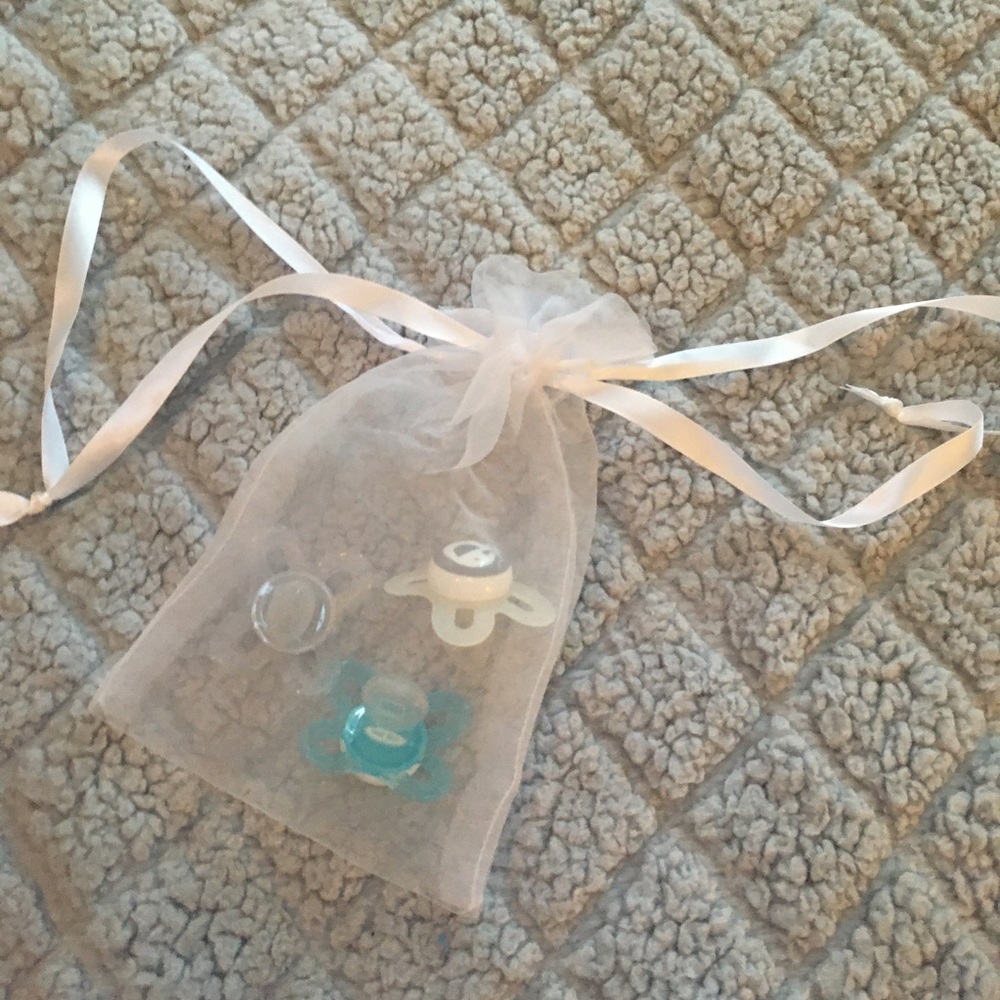 Never Used Pacifiers!!! - Picture 2 of 5